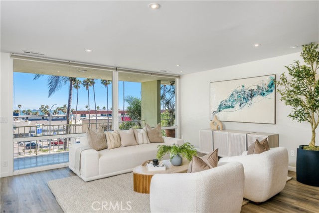 3901 E Livingston Drive, Long Beach CA: https://media.crmls.org/medias/a82a3b29-e4a0-4f1d-9eb1-f114001b70ef.jpg