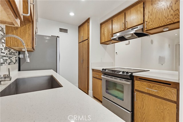 Image 15 of 50 For 5556 Temple City