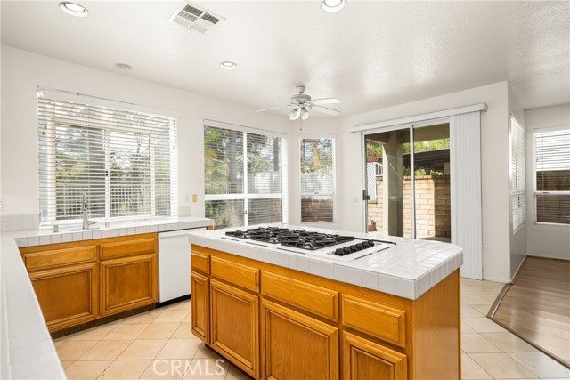 Detail Gallery Image 20 of 45 For 823 S Parkglen Pl, Anaheim Hills,  CA 92808 - 4 Beds | 3/1 Baths