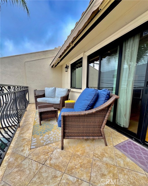 Detail Gallery Image 12 of 30 For 1301 S Catalina #K,  Redondo Beach,  CA 90277 - 2 Beds | 3 Baths