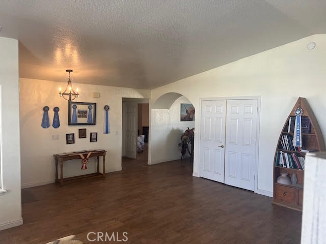 19821 Danielle Way, Apple Valley CA: https://media.crmls.org/medias/a82d7433-f992-4899-bb52-683621c5adab.jpg