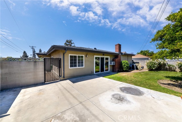 261 E Fig Avenue, Monrovia CA: https://media.crmls.org/medias/a82d9175-2f90-474b-abc2-51fbc055859d.jpg