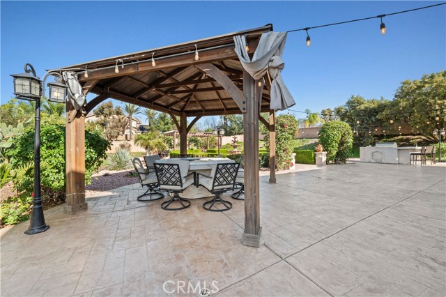 Detail Gallery Image 6 of 52 For 12810 Sierra Creek, Riverside,  CA 92503 - 5 Beds | 3 Baths