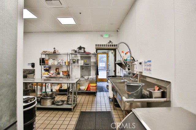 5537 W Sunset Boulevard, Los Angeles CA: https://media.crmls.org/medias/a82ecf97-95bd-408c-a9db-8a0f4c12d186.jpg
