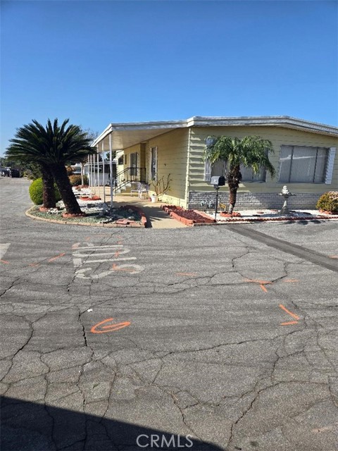 Detail Gallery Image 5 of 5 For 840 E Foothill, Azusa,  CA 91702 - 2 Beds | 5 Baths