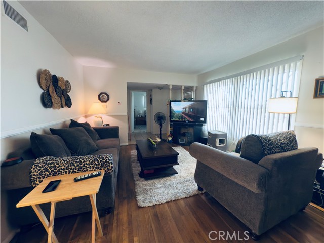 Detail Gallery Image 7 of 23 For 5655 Newbury Ave, San Bernardino,  CA 92404 - 3 Beds | 2 Baths
