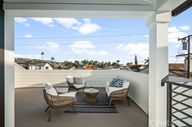 Detail Gallery Image 23 of 30 For 512 Marguerite Ave #B, Corona Del Mar,  CA 92625 - 2 Beds | 2/1 Baths