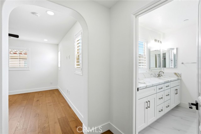 Detail Gallery Image 21 of 35 For 11537 Amalfi, Porter Ranch,  CA 91326 - 2 Beds | 3 Baths