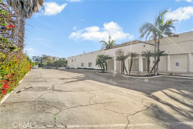 994 South La Brea Avenue, Inglewood, California 90301, ,Commercial Lease,For Rent,994 South La Brea Avenue,CRSB25022780