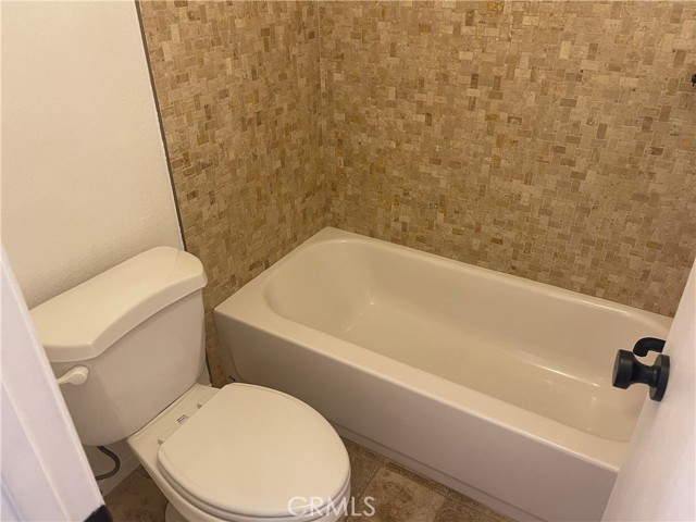 Detail Gallery Image 16 of 49 For 15511 Sherman Way, Van Nuys,  CA 91406 - 3 Beds | 2 Baths