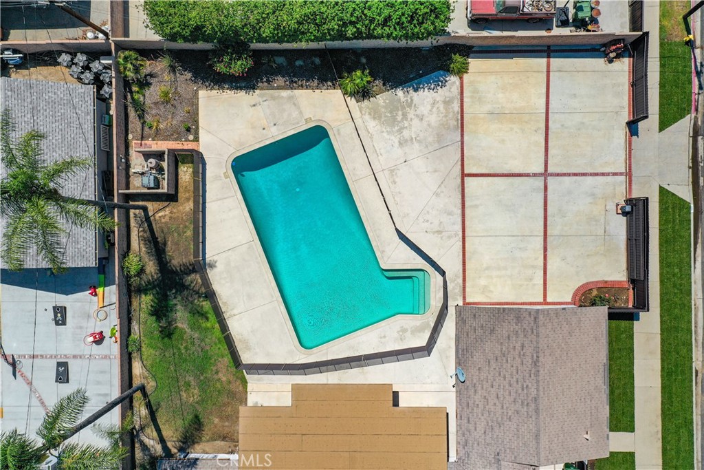 https://media.crmls.org/medias/a8312d1e-88a1-410c-9259-cd517cb6155f.jpg?preset=X-Large