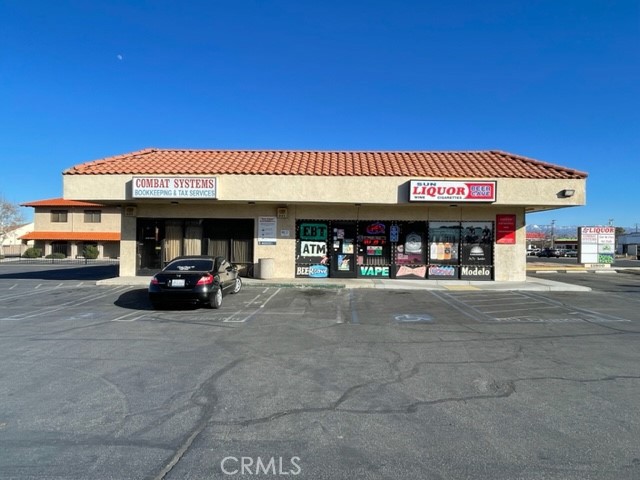 15800 Main Street, Hesperia CA: https://media.crmls.org/medias/a8314861-4b7a-485f-8b23-9c9e336966b1.jpg