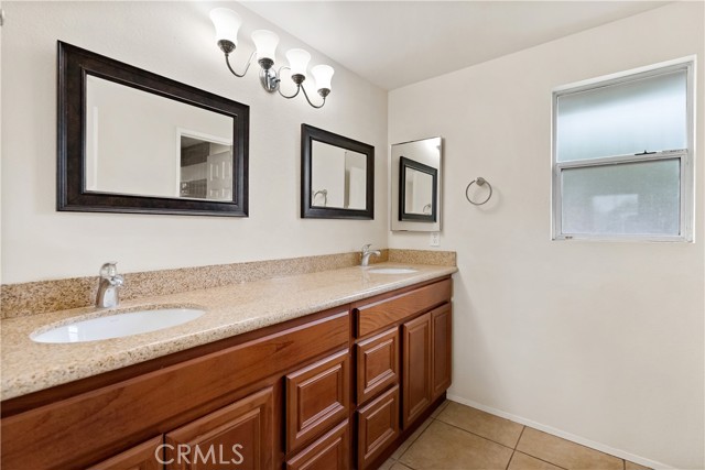 Detail Gallery Image 19 of 29 For 41855 Borealis Dr, Temecula,  CA 92592 - 4 Beds | 2/1 Baths