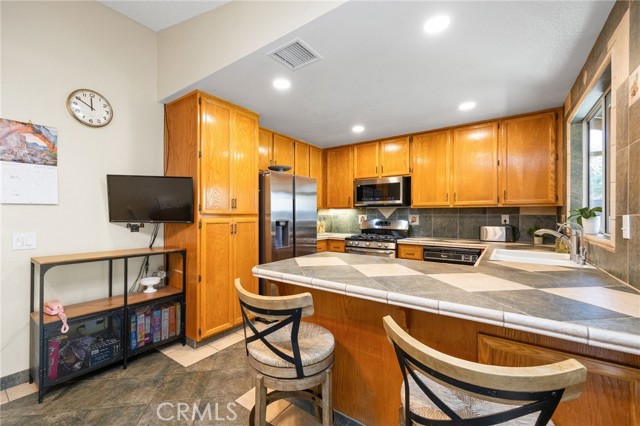 Detail Gallery Image 6 of 28 For 653 E 1st, San Jacinto,  CA 92583 - 4 Beds | 2 Baths