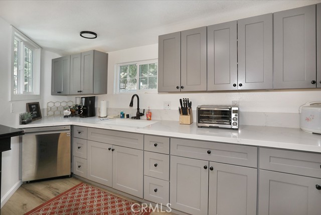 Detail Gallery Image 23 of 35 For 531 W Victoria Ct, Lake Arrowhead,  CA 92352 - 4 Beds | 2/1 Baths