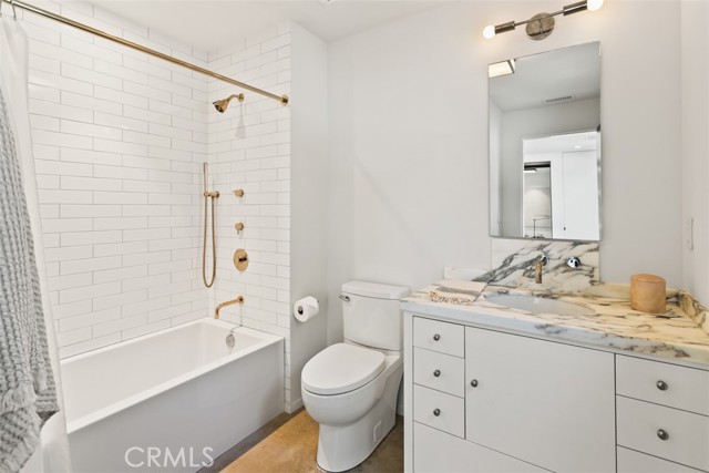 1703 E Ocean Boulevard, Newport Beach CA: https://media.crmls.org/medias/a8325f26-6e60-4e07-8a6c-679a289dbbad.jpg