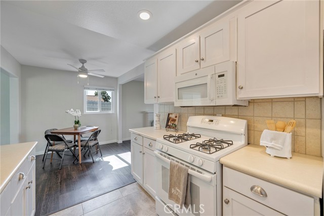 228 W OLD MILL, Corona CA: https://media.crmls.org/medias/a8326cea-7d96-4fcc-bab1-50a5b4251fda.jpg