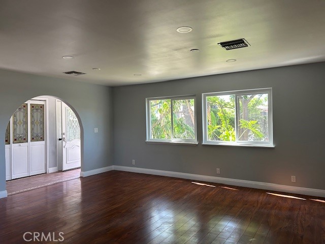Detail Gallery Image 10 of 18 For 14742 San Jose St, –,  CA 91345 - 3 Beds | 2 Baths
