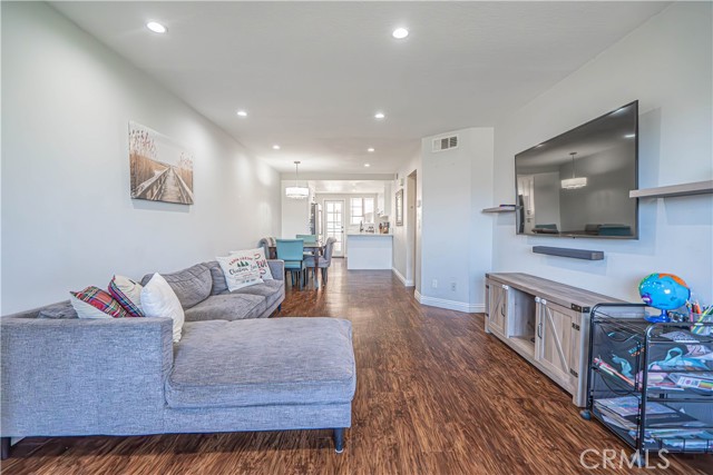 Detail Gallery Image 6 of 28 For 18111 Erik Ct #445,  Canyon Country,  CA 91387 - 2 Beds | 2 Baths