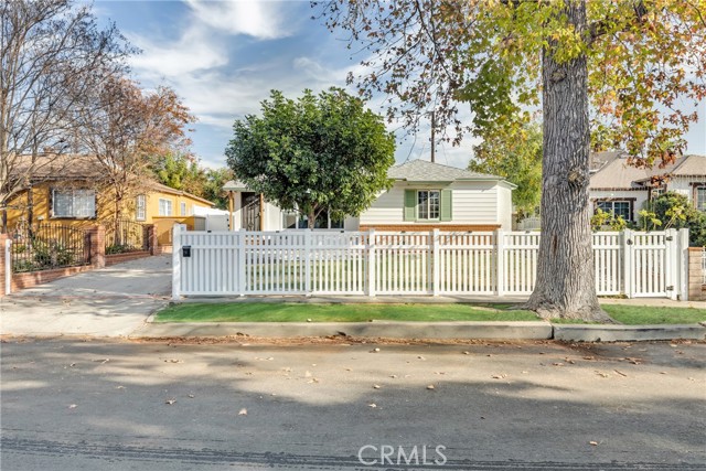 Detail Gallery Image 2 of 32 For 8200 Wisner Ave, Panorama City,  CA 91402 - 2 Beds | 1 Baths