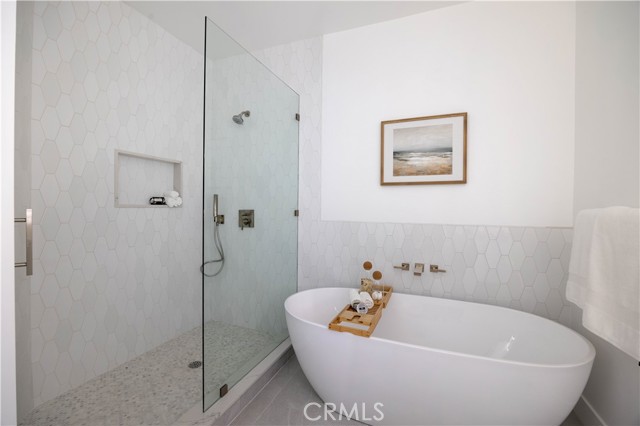 Detail Gallery Image 27 of 43 For 2018 Grant Ave a,  Redondo Beach,  CA 90278 - 4 Beds | 5 Baths