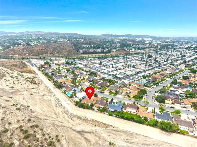 27142 Langside Avenue, Canyon Country CA: https://media.crmls.org/medias/a83534cd-0f97-4ec0-99f3-33474b4f47b5.jpg