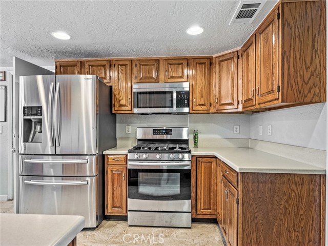 Detail Gallery Image 10 of 45 For 14154 Hopi, Apple Valley,  CA 92307 - 3 Beds | 2 Baths