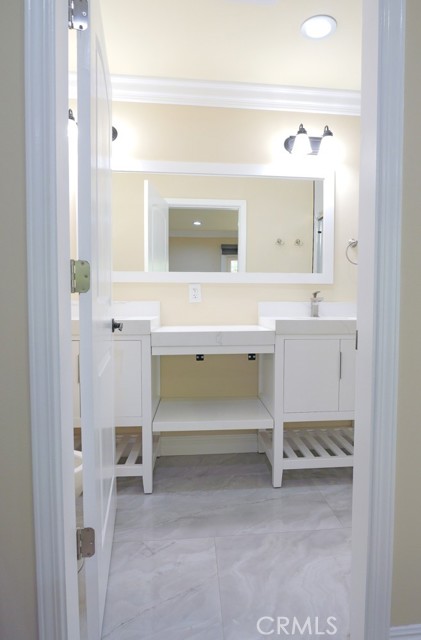 17430 Hemmingway Street, Northridge CA: https://media.crmls.org/medias/a83595ba-74eb-4838-8436-2e0119f4da2e.jpg
