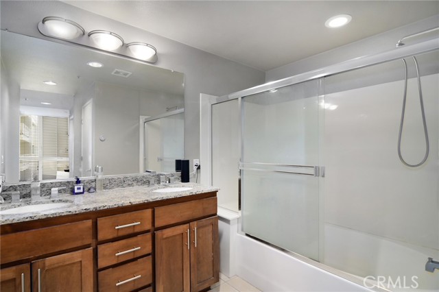 Detail Gallery Image 12 of 31 For 21301 Erwin St #343,  Woodland Hills,  CA 91367 - 2 Beds | 2 Baths