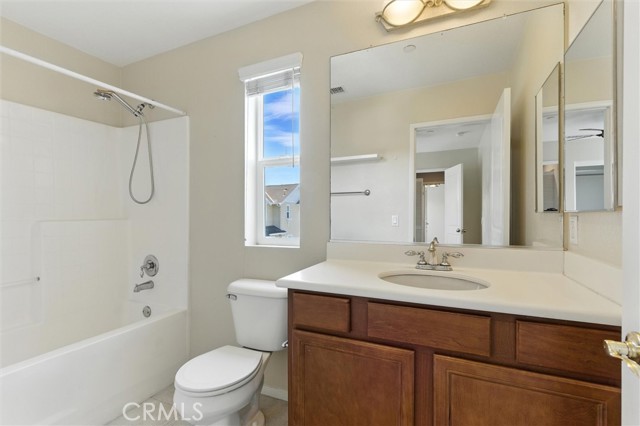 57 Hinterland Way, Ladera Ranch CA: https://media.crmls.org/medias/a836606a-ec9a-41f7-887a-c48c061ed848.jpg