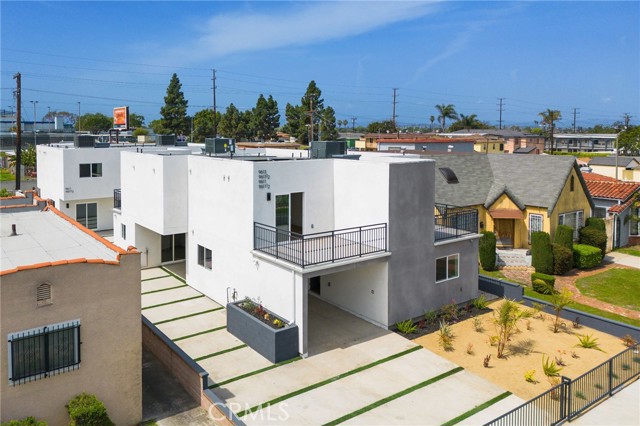 9613 S Hobart Boulevard, Los Angeles CA: https://media.crmls.org/medias/a8369247-bcd2-4f95-9980-d8a7107ecaf1.jpg