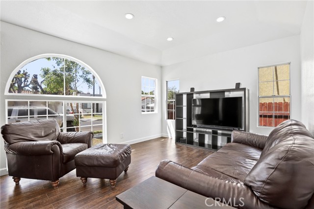 Detail Gallery Image 4 of 22 For 6802 Lewis Ave, Long Beach,  CA 90805 - 2 Beds | 1 Baths