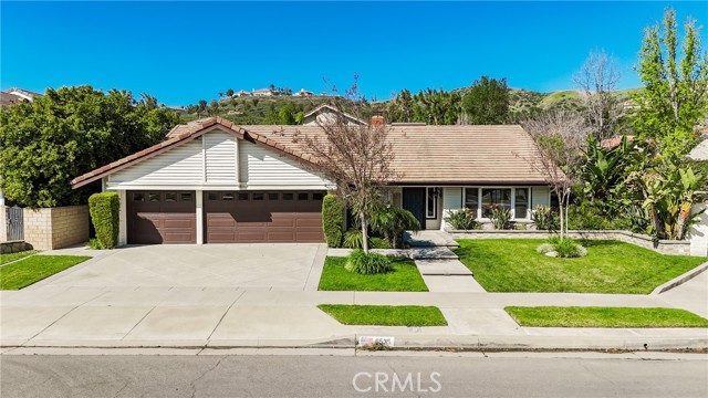 Detail Gallery Image 3 of 56 For 6535 E Yosemite, Orange,  CA 92867 - 4 Beds | 2 Baths