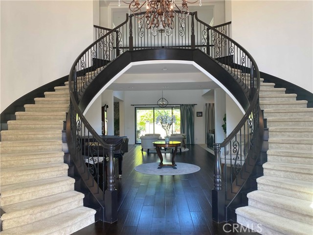 Detail Gallery Image 3 of 38 For 20239 Jubilee Way, Porter Ranch,  CA 91326 - 4 Beds | 4/1 Baths