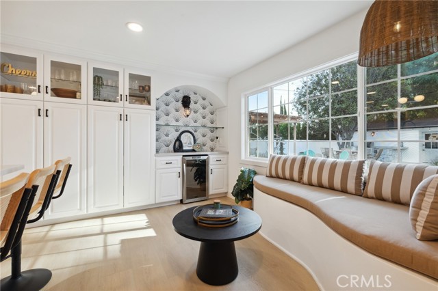 6105 Bellingham Avenue, North Hollywood CA: https://media.crmls.org/medias/a8392983-75a4-45ca-b2cb-7890320cc966.jpg