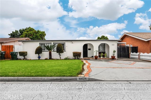 Detail Gallery Image 2 of 15 For 16624 E Benwood, Covina,  CA 91722 - 3 Beds | 1 Baths