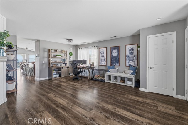 Detail Gallery Image 6 of 39 For 10943 Hillsborough, Adelanto,  CA 92301 - 4 Beds | 2 Baths