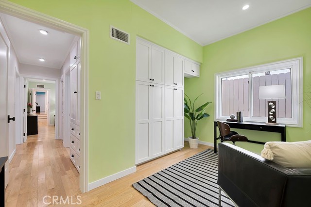 5858 Abernathy Drive, Los Angeles CA: https://media.crmls.org/medias/a839a772-aecb-46f5-a3b5-6363e03bef63.jpg