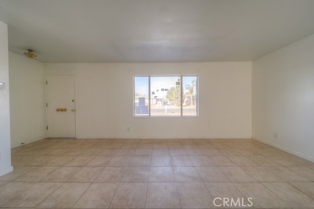 Detail Gallery Image 2 of 30 For 221 W Mayberry Ave, Hemet,  CA 92543 - 2 Beds | 1 Baths