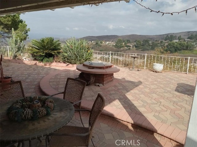 Detail Gallery Image 2 of 3 For 1681 Calle De Oro, Thousand Oaks,  CA 91360 - 3 Beds | 2 Baths
