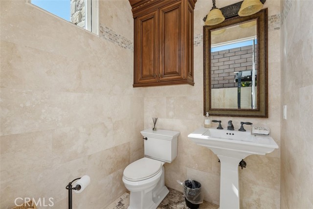 35 Shoreline Drive, Dana Point CA: https://media.crmls.org/medias/a83b48a4-6edc-43bd-9be7-7df902ca49ed.jpg