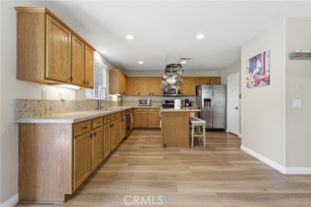 Detail Gallery Image 13 of 28 For 1542 Torbay Ct, Lancaster,  CA 93534 - 4 Beds | 2/1 Baths