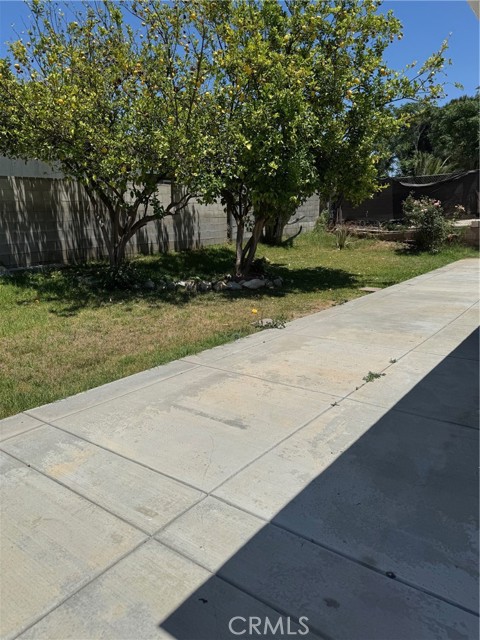 518 E 2nd Street, Rialto CA: https://media.crmls.org/medias/a83c3d9b-ddd8-42e1-95c0-537777594bca.jpg