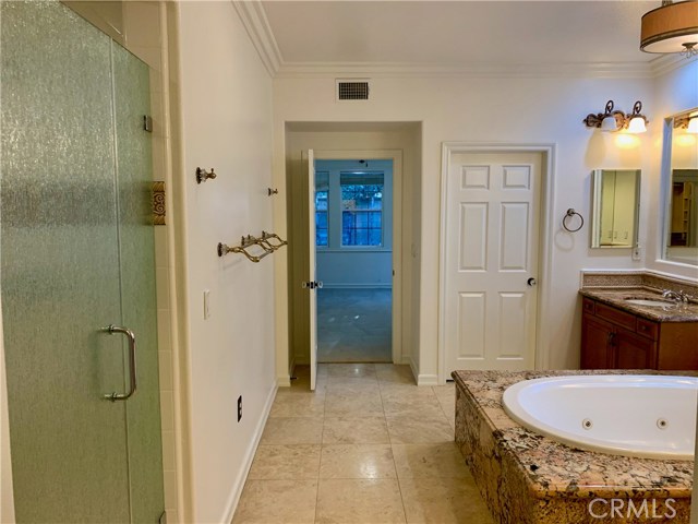 Detail Gallery Image 10 of 20 For 44 Whitford, Irvine,  CA 92602 - 5 Beds | 4 Baths