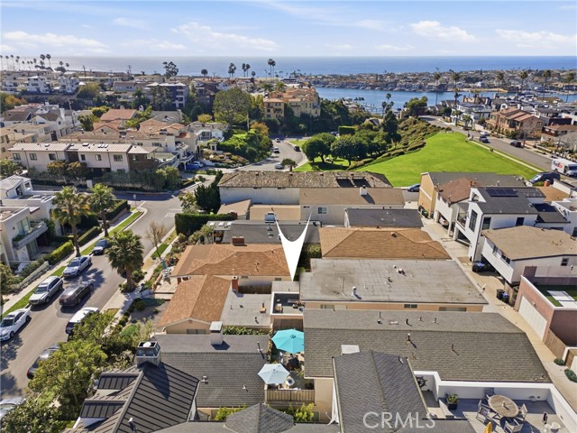 Detail Gallery Image 3 of 40 For 429 Carnation Ave, Corona Del Mar,  CA 92625 - – Beds | – Baths