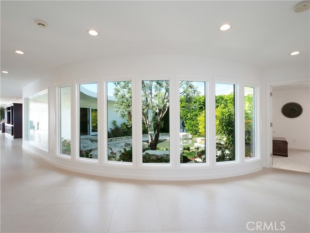 43 Oceanaire Drive, Rancho Palos Verdes CA: https://media.crmls.org/medias/a83f8461-eef1-4942-b03b-dd0d91f2d05e.jpg