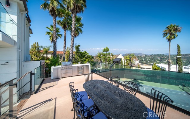 Detail Gallery Image 7 of 63 For 7930 Vulcan Dr, Los Angeles,  CA 90046 - 7 Beds | 8/1 Baths