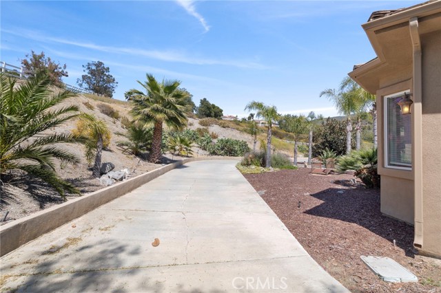 Detail Gallery Image 5 of 63 For 41750 Avenida Ortega, Temecula,  CA 92592 - 5 Beds | 3/1 Baths