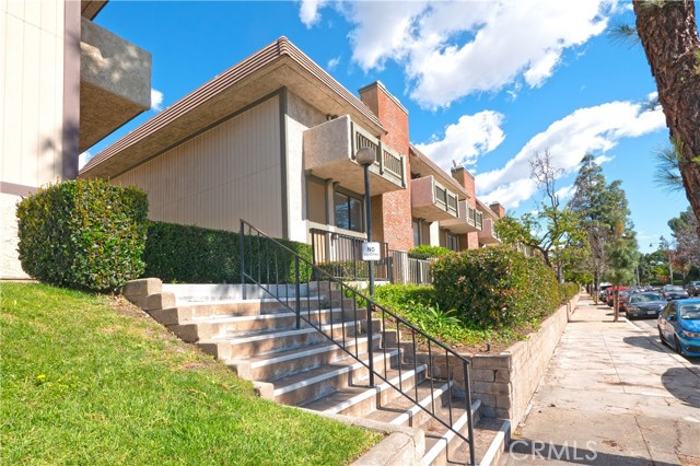 Detail Gallery Image 43 of 47 For 1925 E Huntington Dr #E,  Duarte,  CA 91010 - 3 Beds | 2/1 Baths