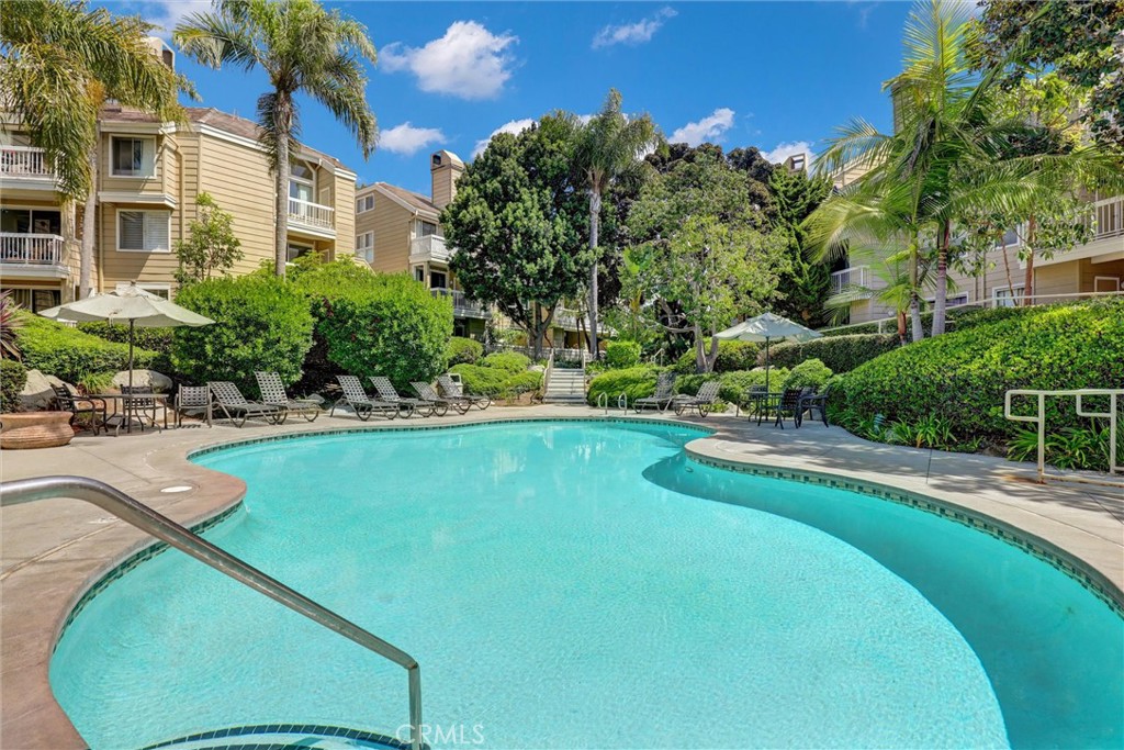 A841c7a8 1b87 464f B69d 9cb2a6dc6cde